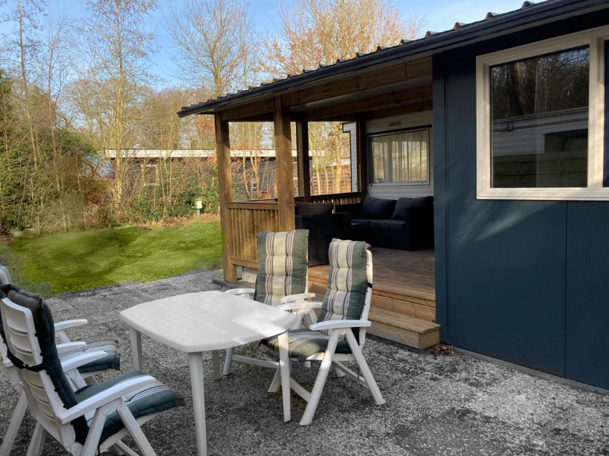 Chalet 'T Rijsterbos Op Camping Met Zwembad! Villa Kültér fotó