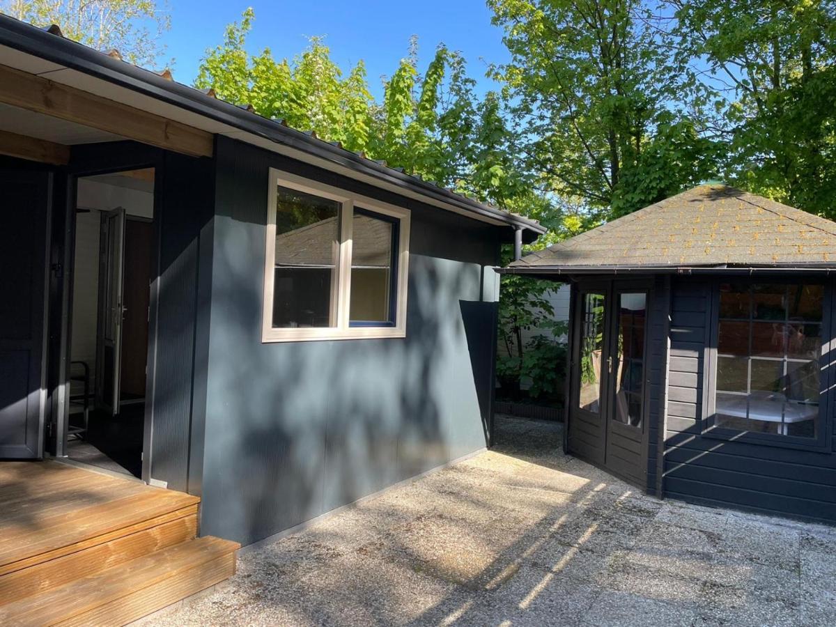 Chalet 'T Rijsterbos Op Camping Met Zwembad! Villa Kültér fotó